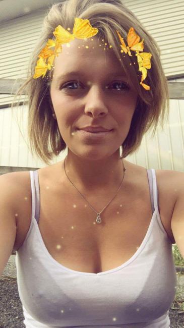 Vraie blonde aux yeux bleus sur Landouge